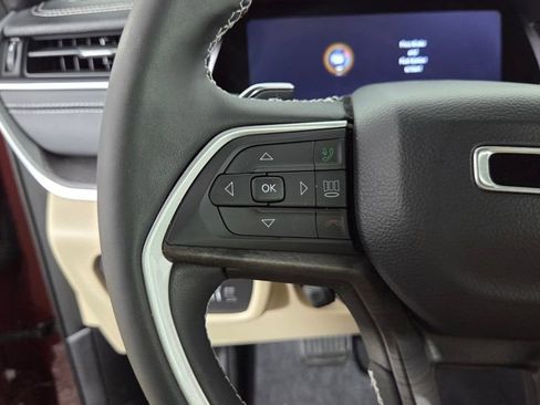 Used 2023 Jeep Grand Cherokee L Limited w/ Luxury Tech Group II image 19