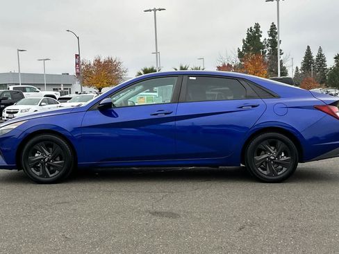 Used 2021 Hyundai Elantra SEL w/ Convenience Package image 9