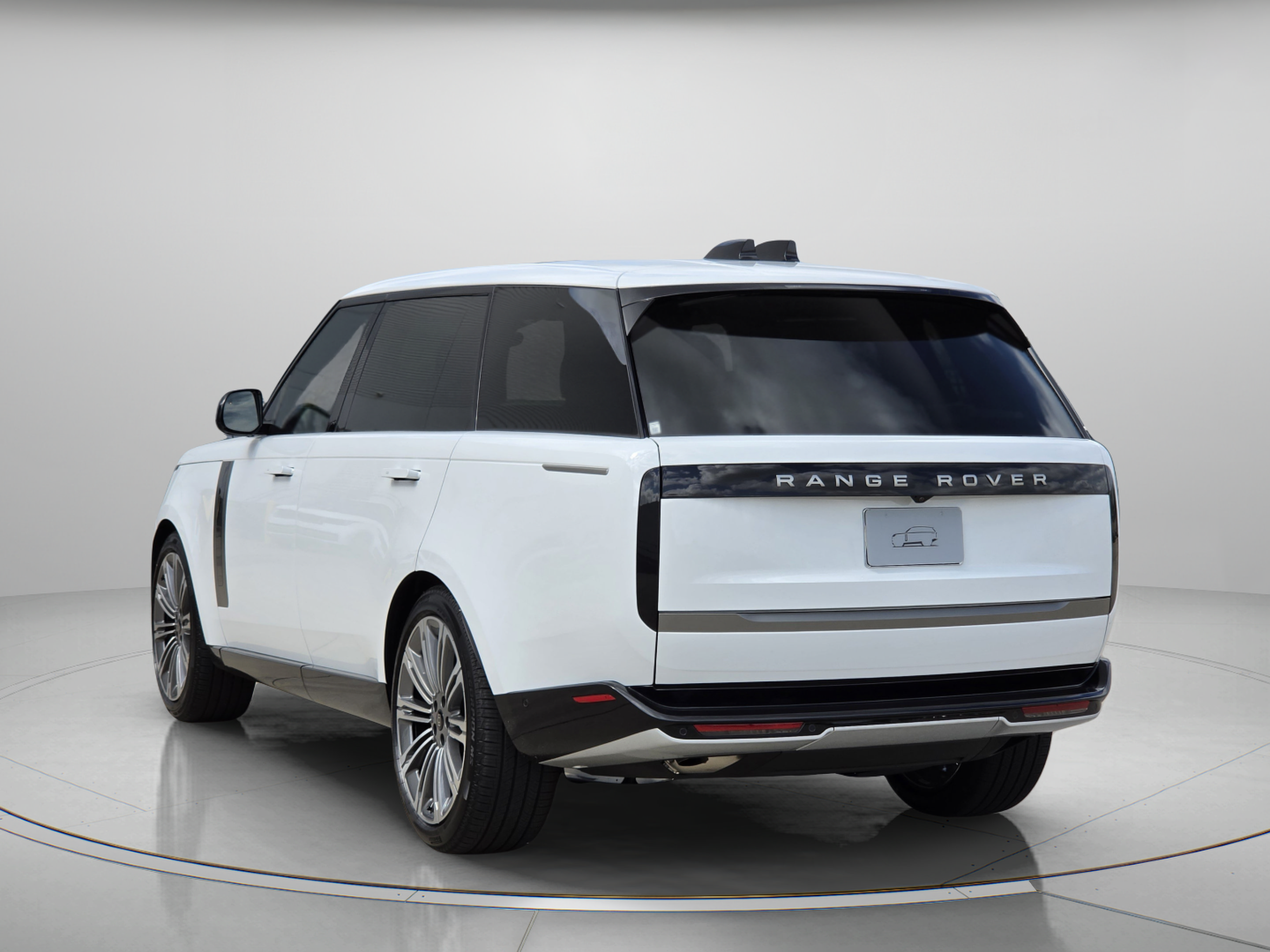 New 2027 Land Rover Range Rover Long Wheelbase SE AWD/4WD image 3