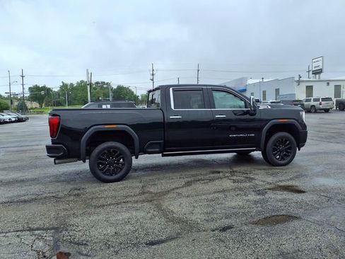Used 2021 GMC Sierra 2500 Denali w/ Denali Black Diamond Edition AWD/4WD image 17