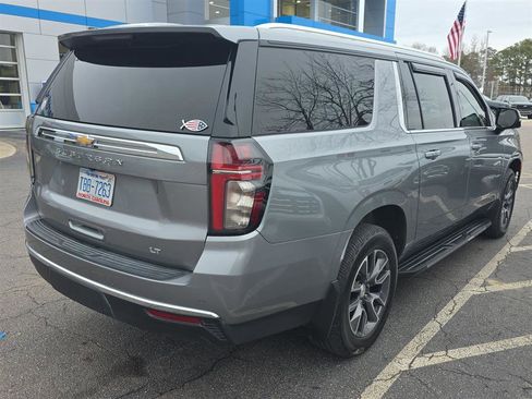 Used 2023 Chevrolet Suburban LT w/ Luxury Package image 15