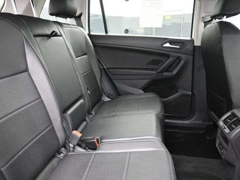 Used 2019 Volkswagen Tiguan SE w/ Panoramic Sunroof Package AWD/4WD image 25