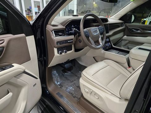 Used 2022 GMC Yukon XL Denali AWD/4WD image 17
