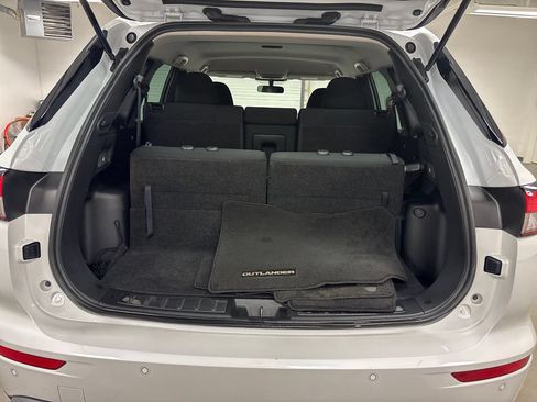 Used 2022 Mitsubishi Outlander ES FWD image 16