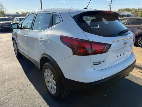 Used 2019 Nissan Rogue Sport S FWD image 5