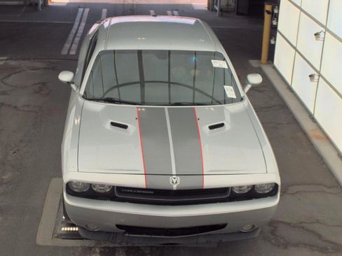 Used 2010 Dodge Challenger SE RWD image 2