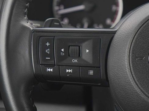 Used 2025 Nissan Pathfinder SV FWD image 17