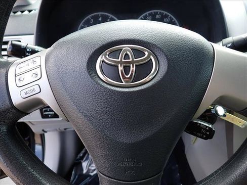 Used 2013 Toyota Corolla LE FWD image 12