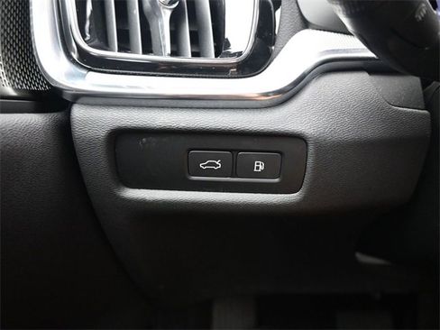 Used 2024 Volvo S60 T8 Ultimate image 29