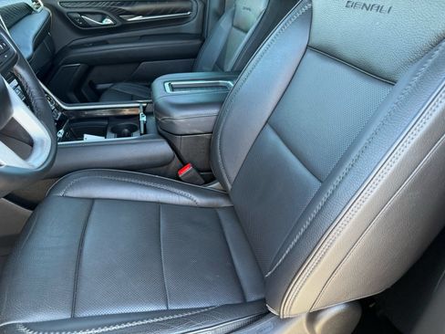 Used 2023 GMC Yukon Denali w/ Max Trailering Package AWD/4WD image 13