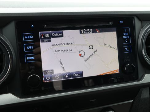 Used 2017 Toyota Tacoma TRD Sport image 22