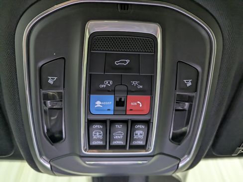 Used 2026 Jeep Grand Cherokee L Limited AWD/4WD image 31