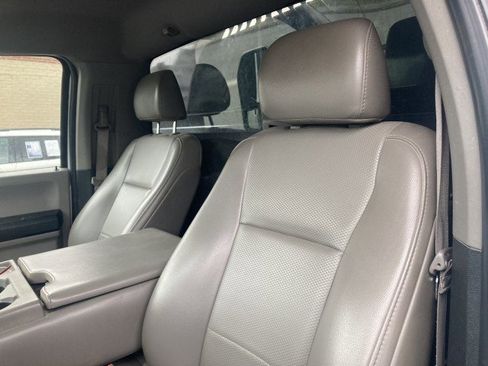 Used 2019 Ford F550 4x4 Regular Cab Super Duty image 8