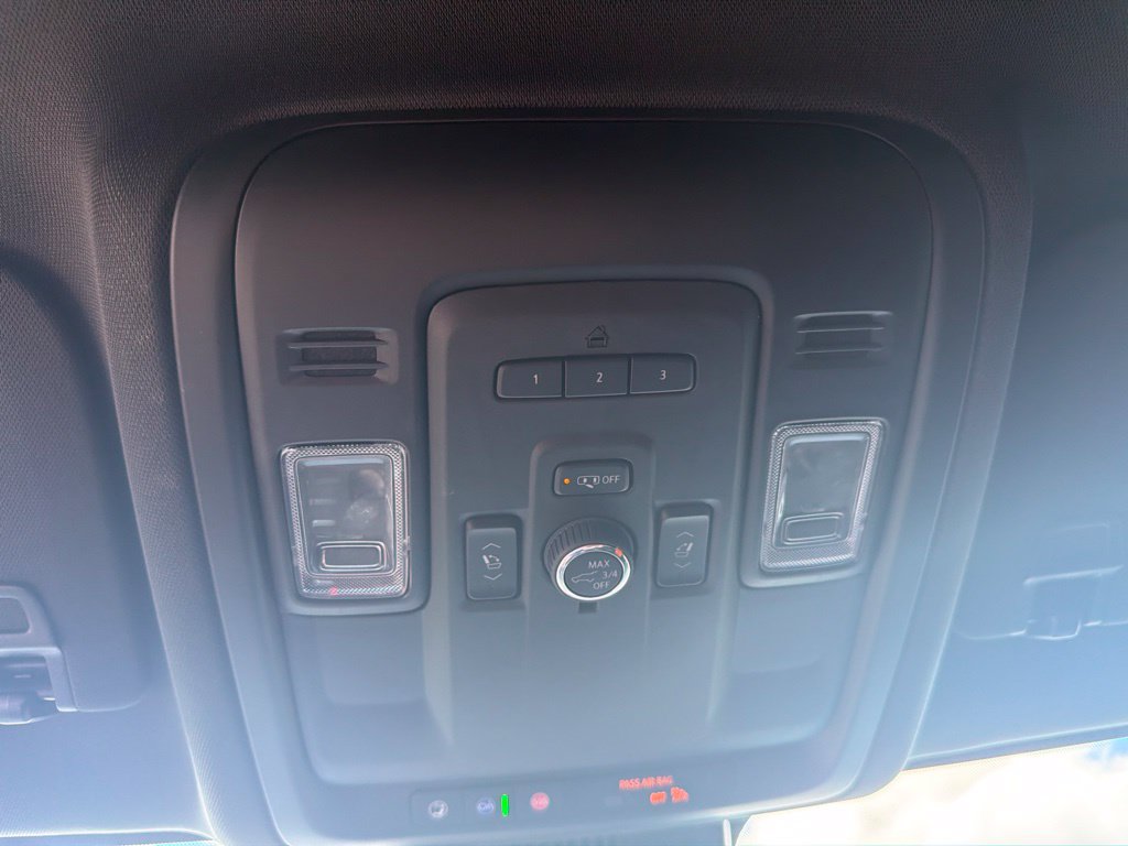Used 2024 GMC Yukon AT4 AWD/4WD image 28