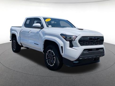 Used 2026 Toyota Tacoma TRD Sport RWD image 7