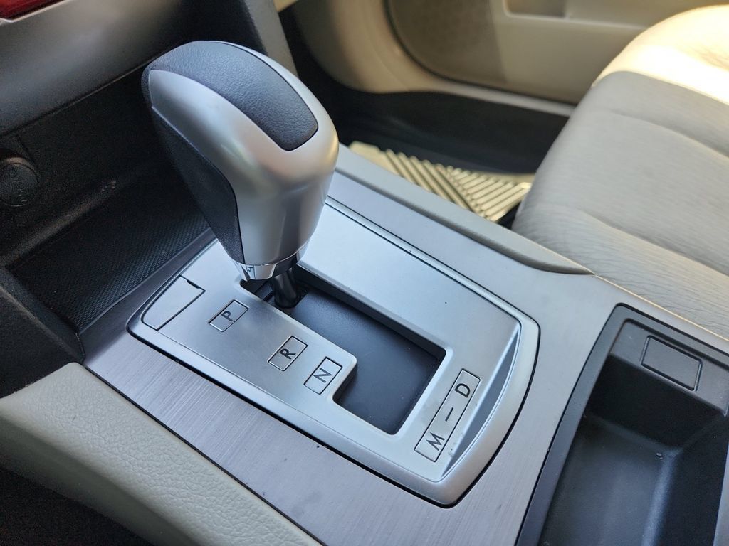 Used 2011 Subaru Outback 2.5i AWD/4WD image 18