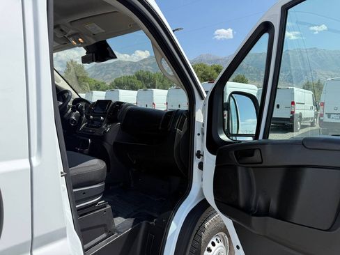 Used 2024 RAM ProMaster 2500 w/ Safety Group FWD image 16