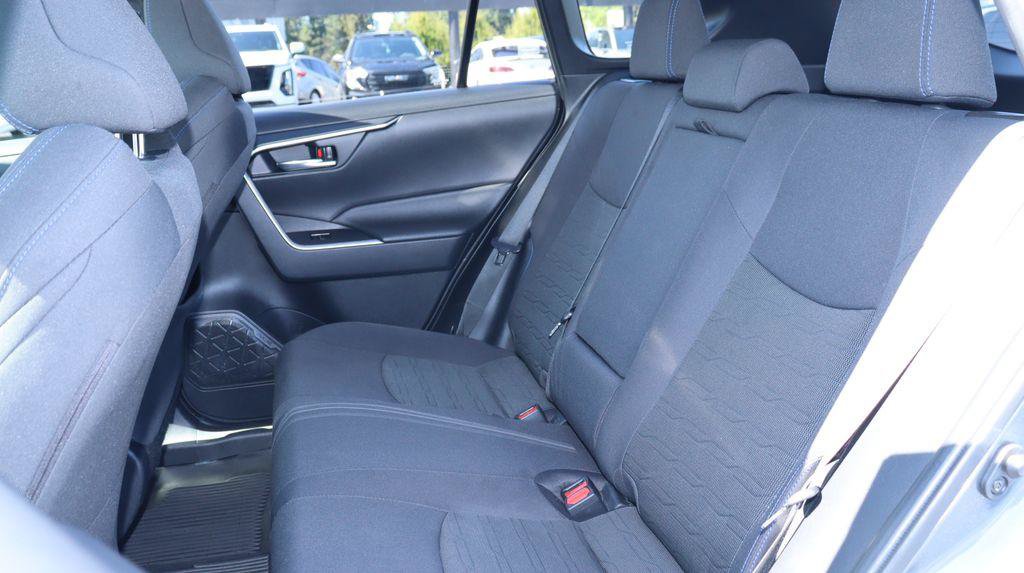 Used 2023 Toyota RAV4 SE w/ Convenience Package AWD/4WD image 25