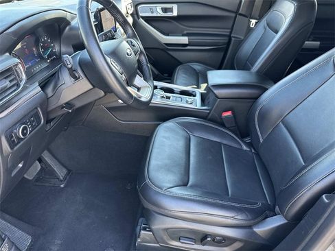 Used 2023 Ford Explorer Limited image 14