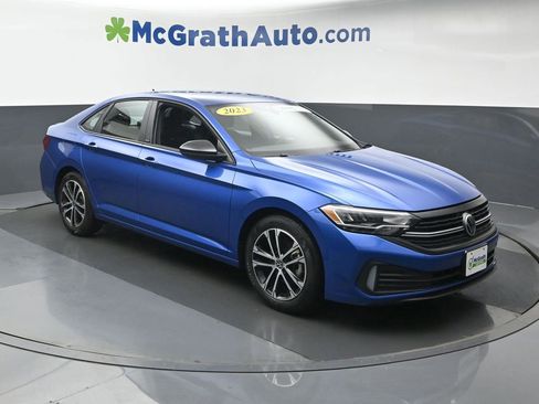 Used 2023 Volkswagen Jetta Sport image 2