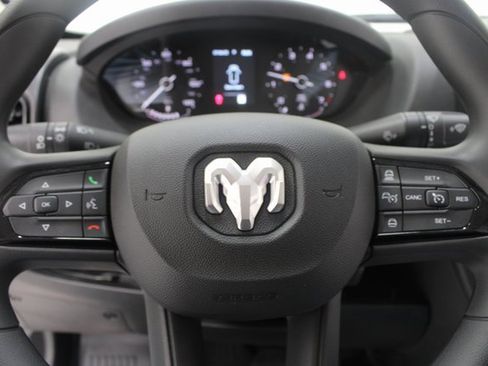 Used 2025 RAM ProMaster 2500 w/ Convenience Group image 12