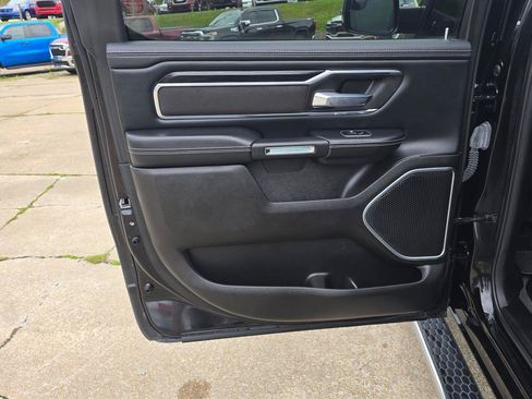 Used 2024 RAM 1500 Laramie AWD/4WD image 14