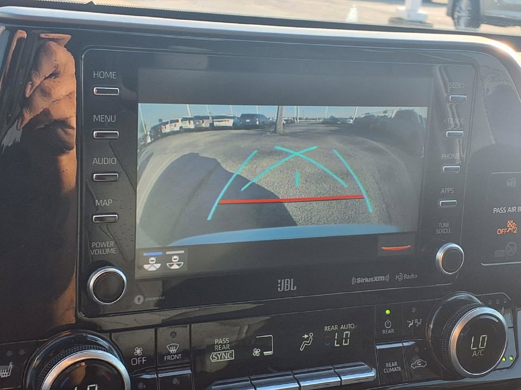 Used 2021 Toyota Highlander Limited FWD image 4