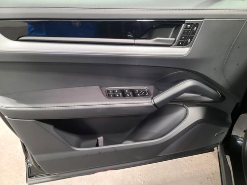 New 2026 Porsche Cayenne Coupe image 13