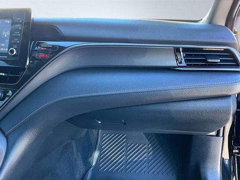 Used 2024 Toyota Camry SE image 18