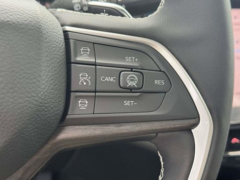Used 2026 Jeep Grand Cherokee Limited AWD/4WD image 21