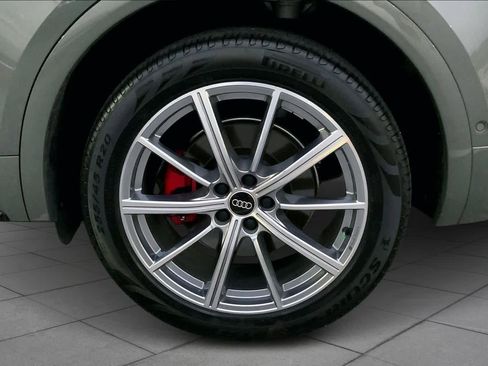 Used 2024 Audi Q5 e Prestige w/ Prestige Package image 10