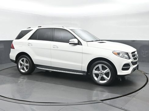 Used 2017 Mercedes-Benz GLE 350 4MATIC image 2