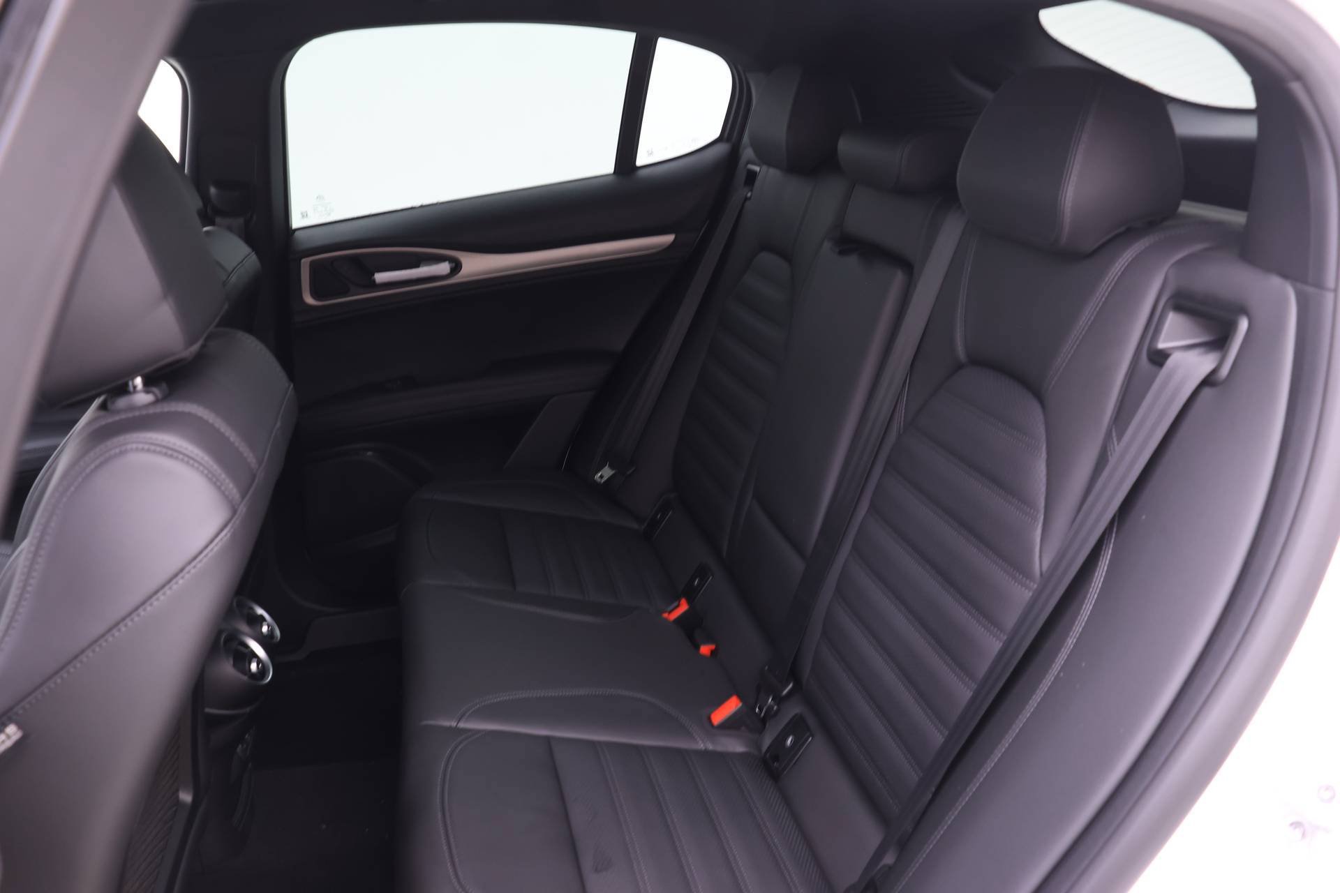 New 2026 Alfa Romeo Stelvio Sprint AWD/4WD image 12