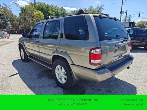 Used 2001 Nissan Pathfinder LE RWD image 3
