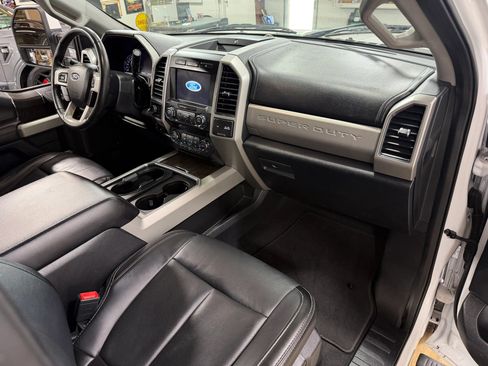 Used 2020 Ford F250 Lariat w/ Lariat Ultimate Package AWD/4WD image 21