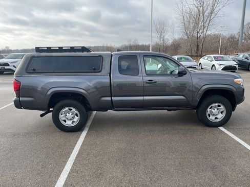 Used 2022 Toyota Tacoma SR image 16