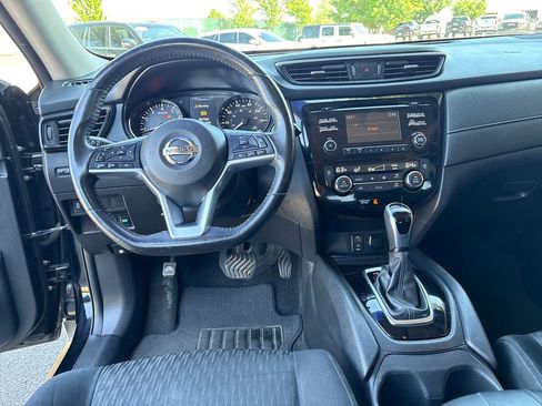 Used 2017 Nissan Rogue SV FWD image 29