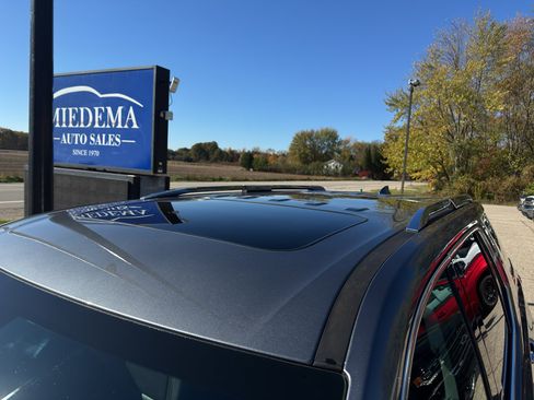 Used 2020 Chevrolet Traverse Premier image 17