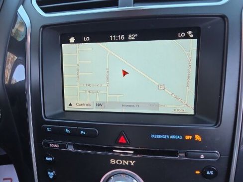 Used 2017 Ford Explorer Platinum image 4