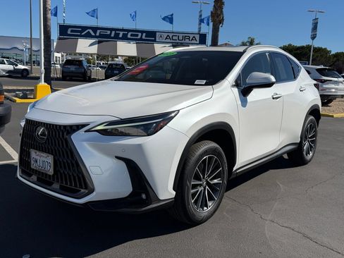 Used 2025 Lexus NX 250 FWD image 3
