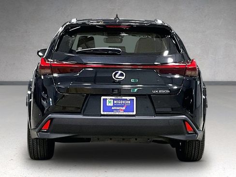 Used 2022 Lexus UX 250h w/ Premium Package AWD/4WD image 5
