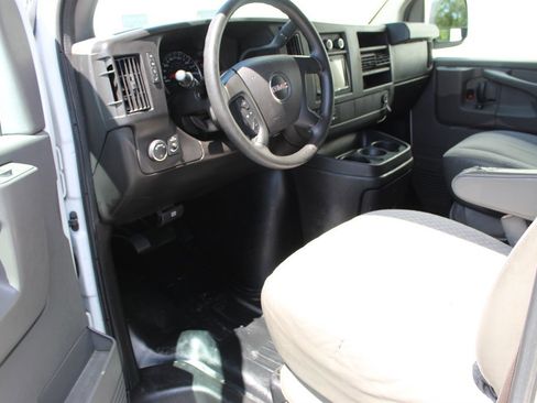 Used 2014 GMC Savana 2500 RWD image 6