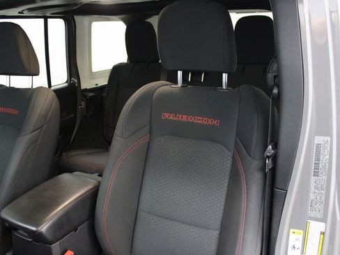 Used 2019 Jeep Wrangler Unlimited Rubicon image 17
