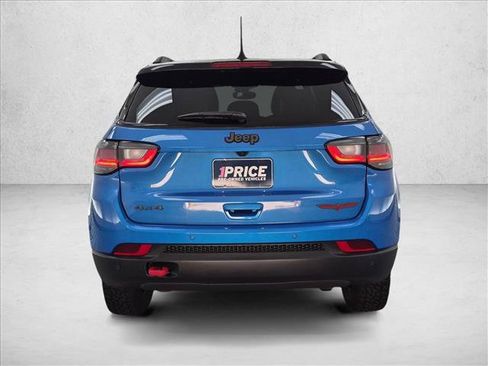 Certified 2025 Jeep Compass Trailhawk w/ Trailhawk Elite Group AWD/4WD image 7