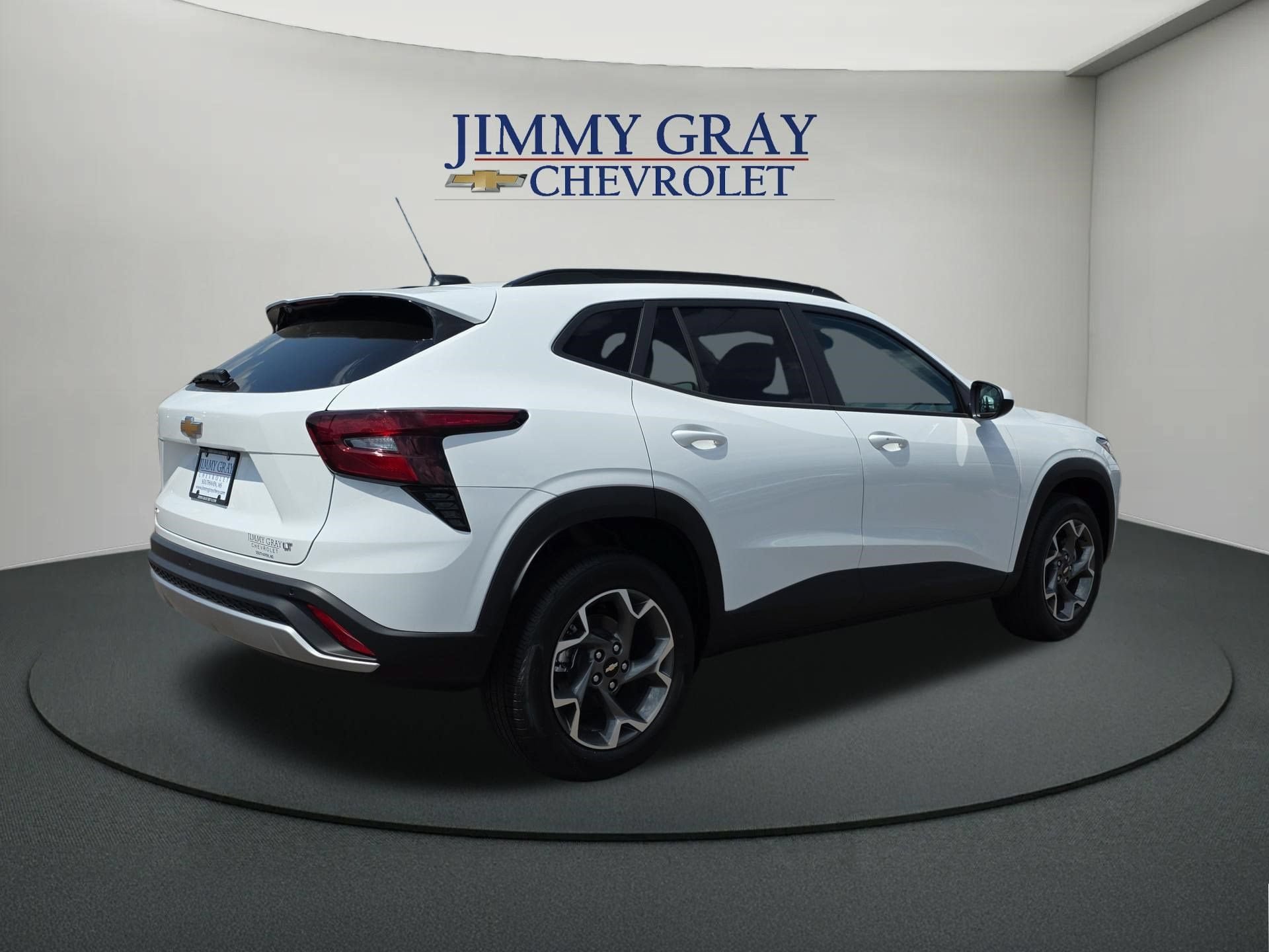 New 2026 Chevrolet Trax LT w/ Driver Confidence Package FWD image 5