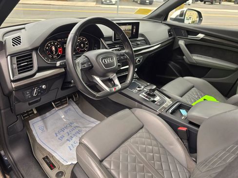 Used 2018 Audi SQ5 Prestige w/ Prestige Package image 9