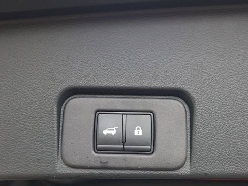 Certified 2025 Nissan Rogue SV AWD/4WD image 27