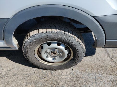 Used 2018 Ford Transit 250 148 Medium Roof image 12