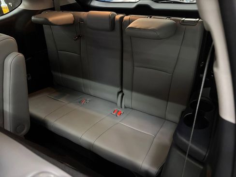 Used 2023 Toyota Highlander Platinum image 15