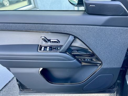 Certified 2025 Land Rover Range Rover Sport AWD/4WD image 12